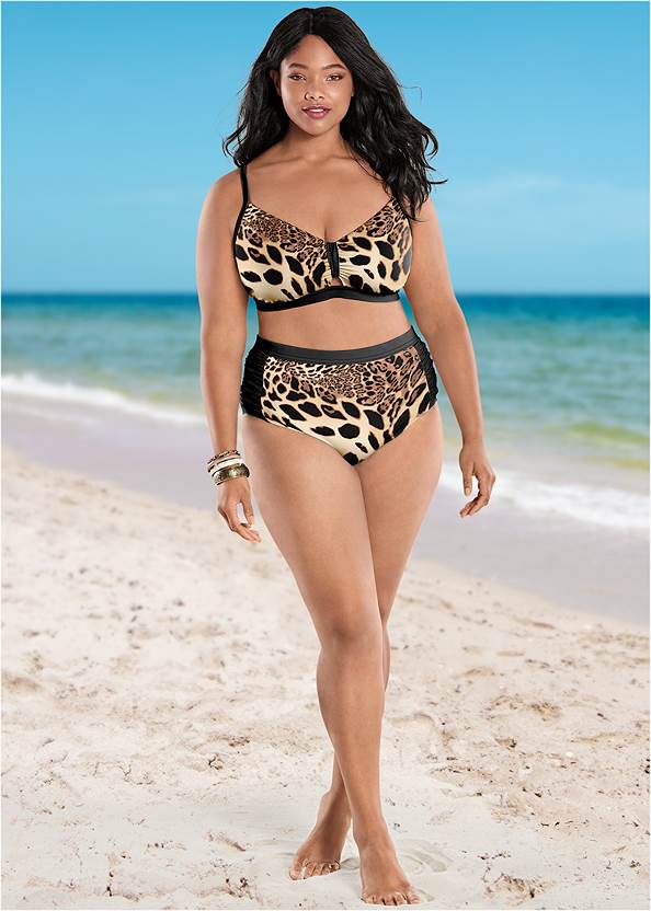 Peephole Sport Top,Ruched High-Waist Bottom,Ruched Low-Rise Bottoms,Ruched Skirted Bottom