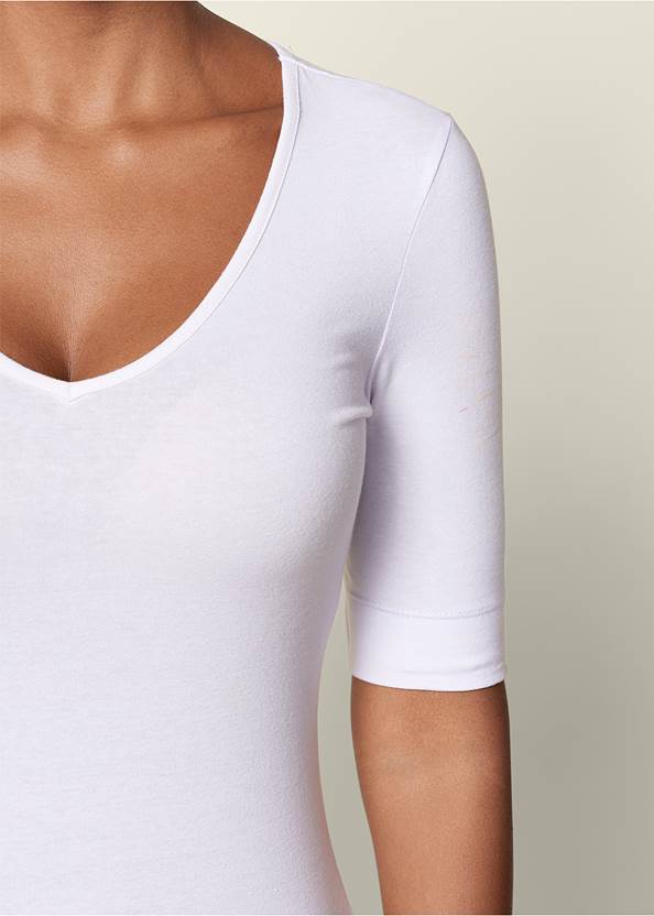 Long And Lean V-Neck Tee in White | VENUS