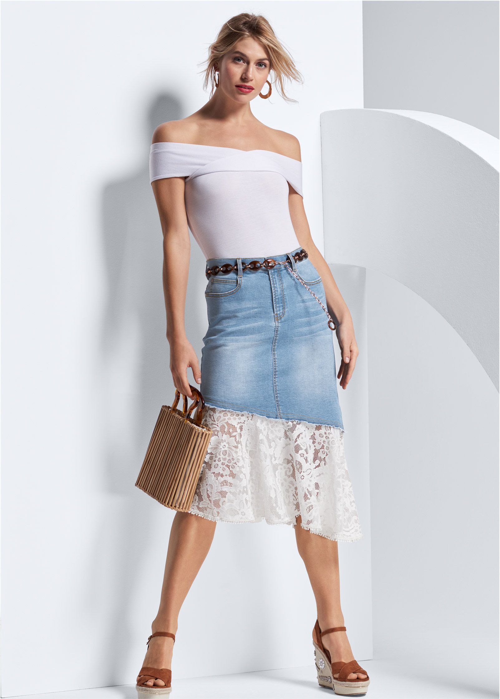 Light Wash Lace Trim Denim Skirt | VENUS