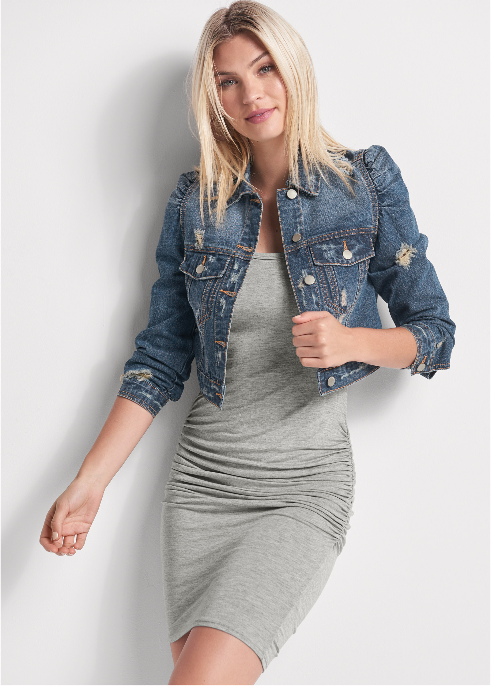 jean jacket with grey sleeves outfits