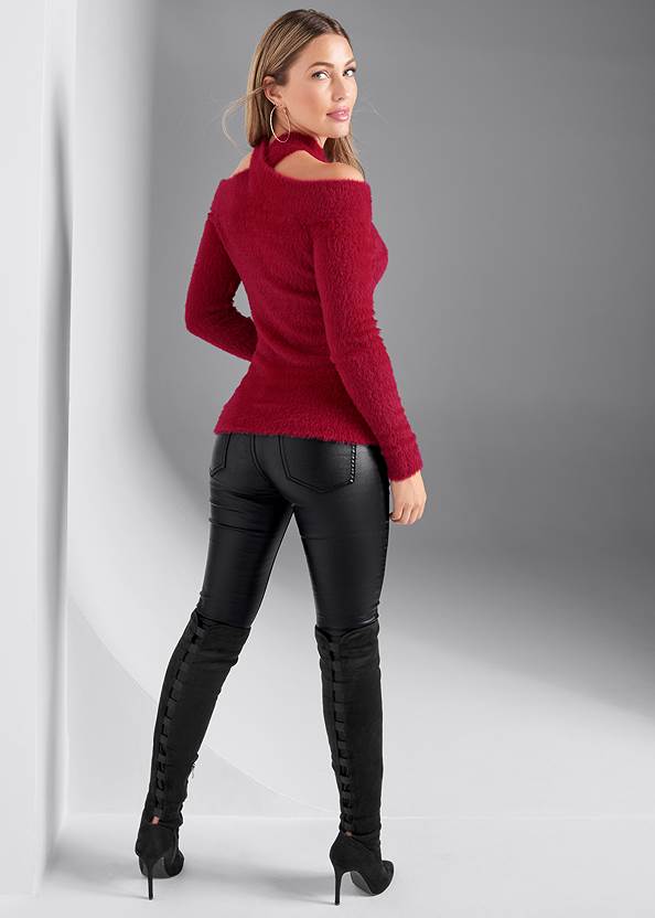 VENUS | Cozy Cross Neck Sweater in Red