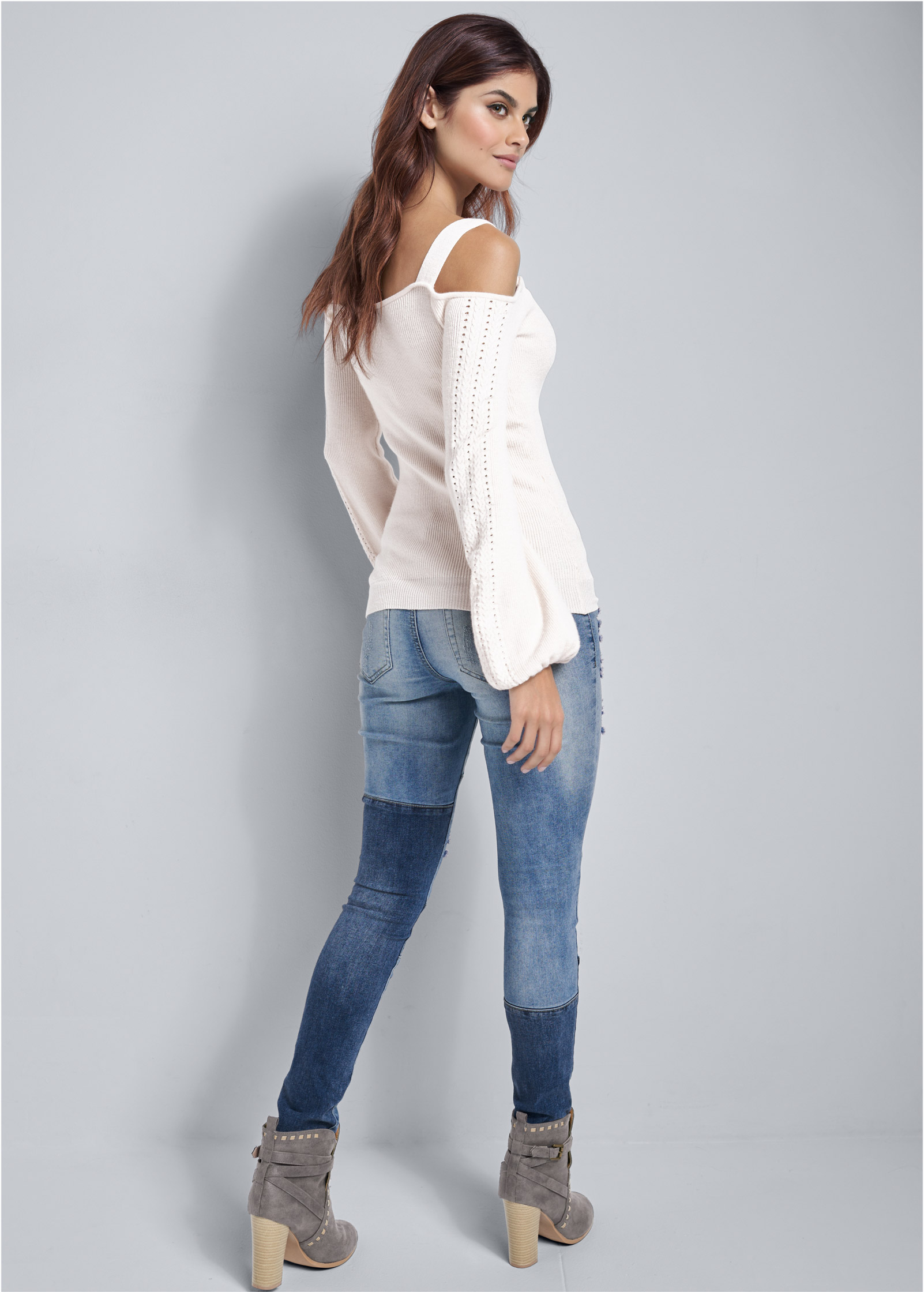 Venus off clearance the shoulder sweater