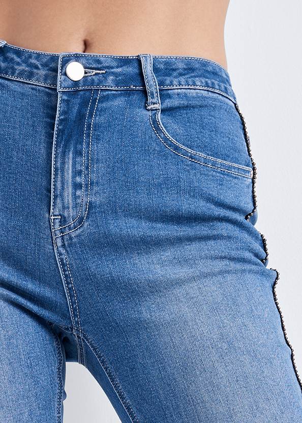 Detail front view Extreme Flare Jeans
