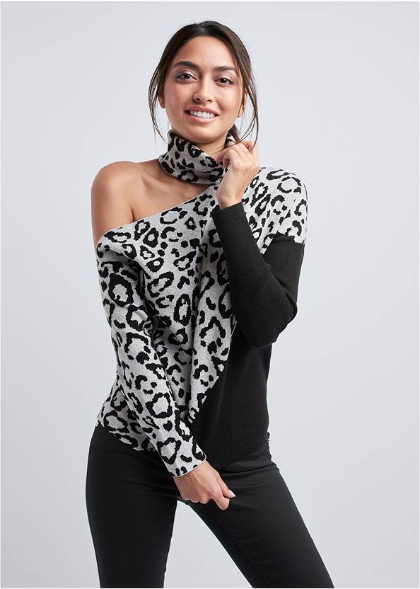 Cropped front view Leopard Print One-Shoulder Sweater