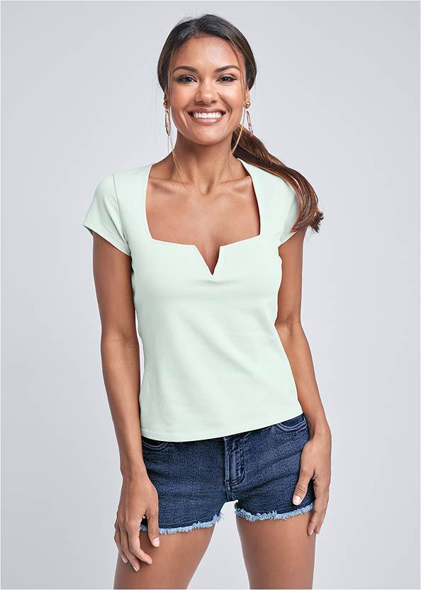 Cropped front view Square Neck V-Wire Top