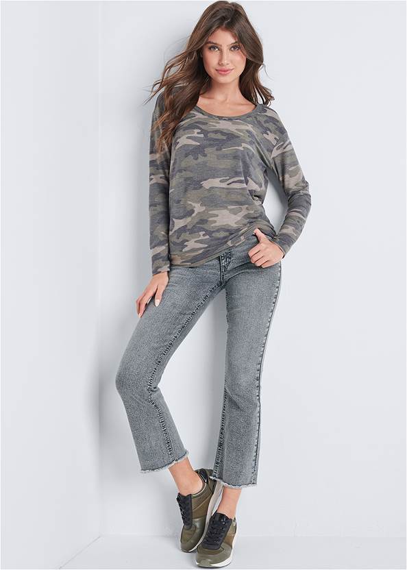 Front View Camo Open Back Lounge Top