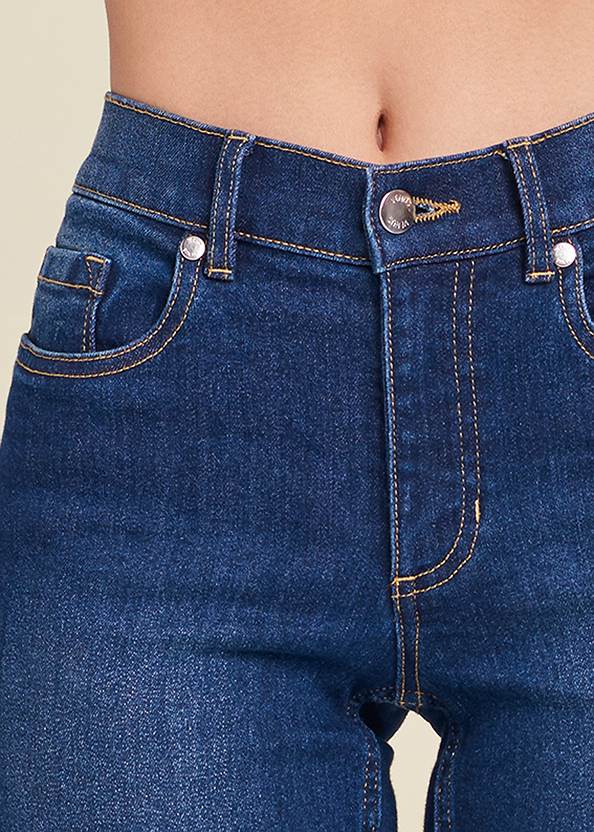 Skinny Jeans in Dark Wash - Denim | VENUS