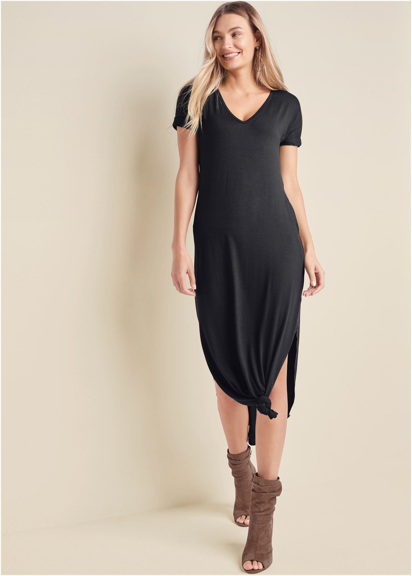 Casual T-Shirt Maxi Dress in Black | VENUS