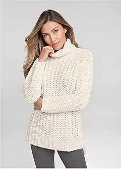 VENUS | Chunky Knit Turtleneck Sweater in Cream
