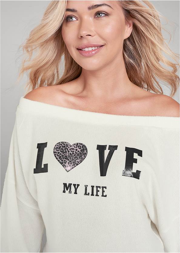 Detail  view Cozy Love My Life Top