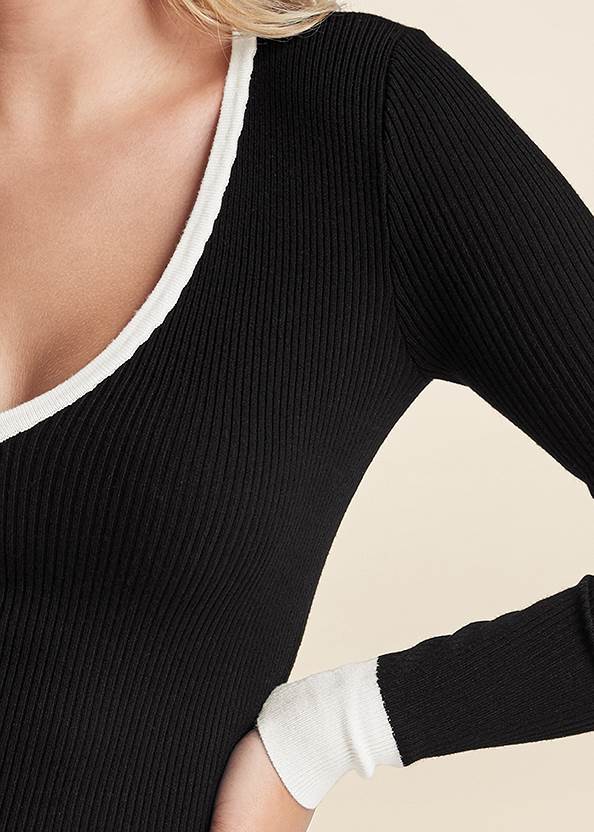 Detail front view Deep-V High-Low Sweater