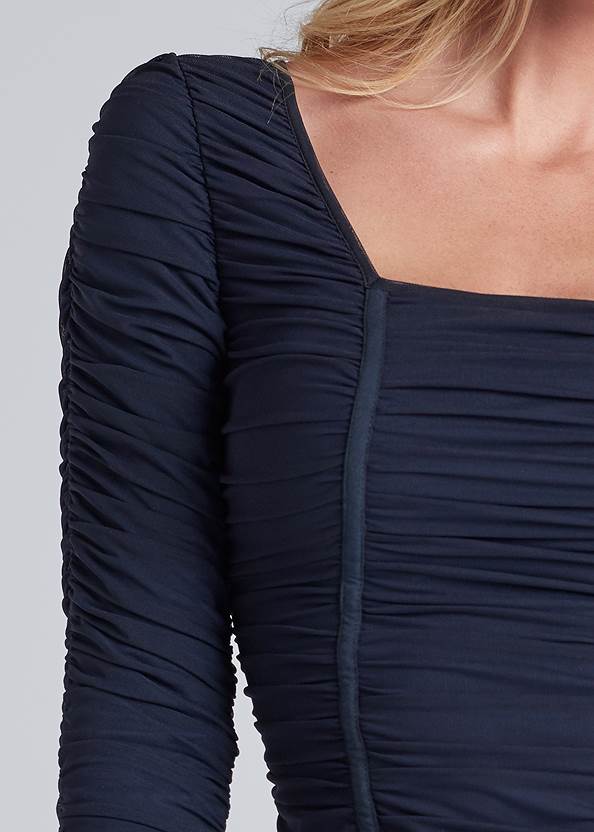 Detail front view Mesh Ruched Top