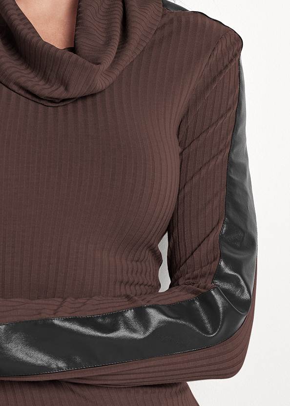 Detail front view Faux-Leather Ribbed Top