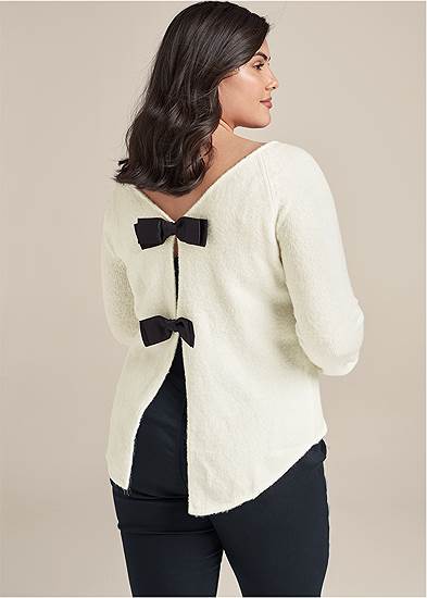 Plus Size Bow Detail Sweater