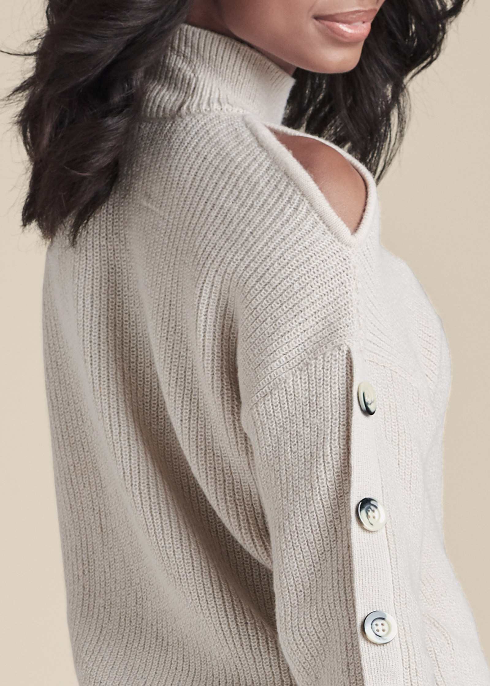 Cold shoulder sweater in Cream VENUS