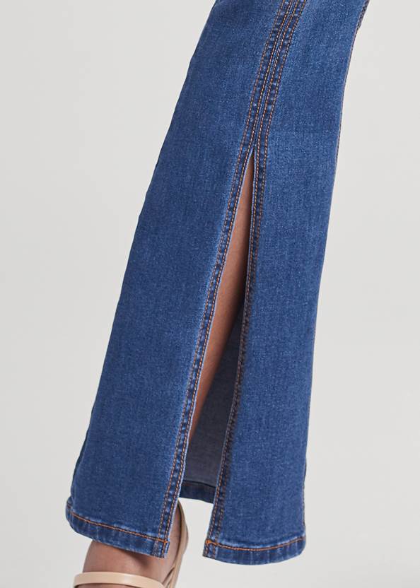 Detail front view Slit Detail Bootcut Jeans