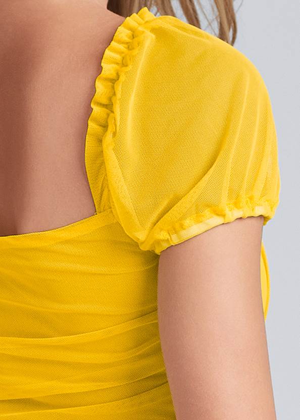 Detail back view Ruched Mesh Short Sleeve Top