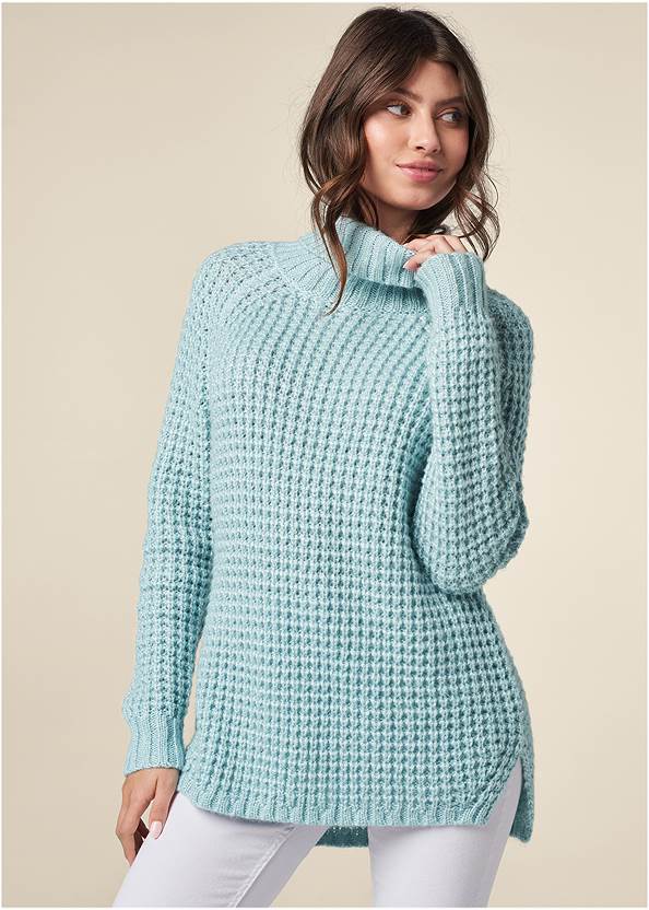 Cropped front view Waffle Stich Turtleneck