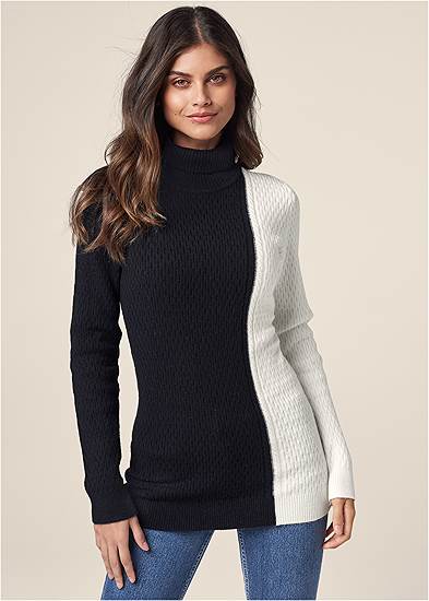 Plus Size Color Block Turtleneck Sweater