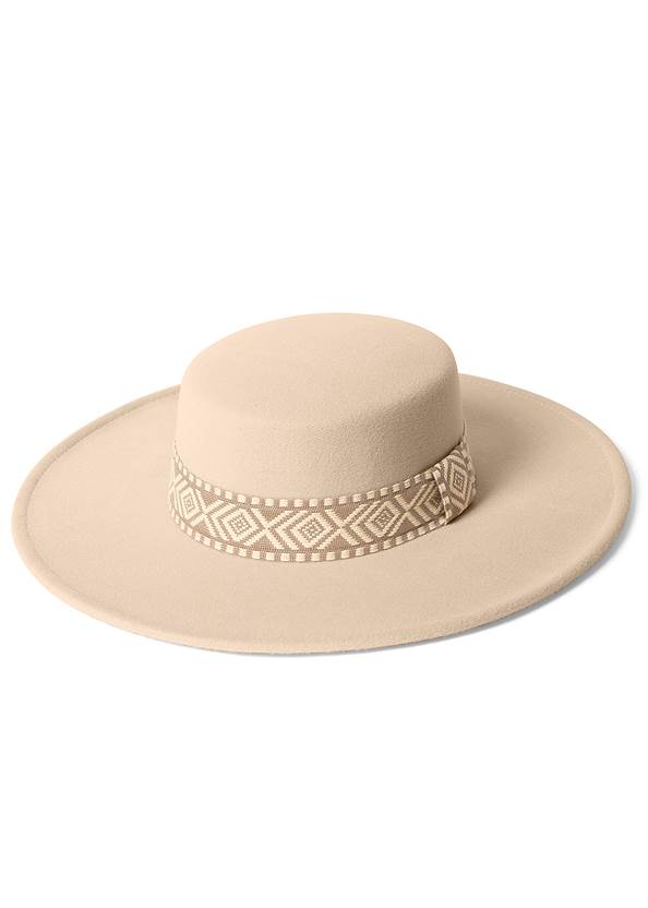 Boater Hat,Off-The-Shoulder Maxi Dress,Multi Color Stone Sandals