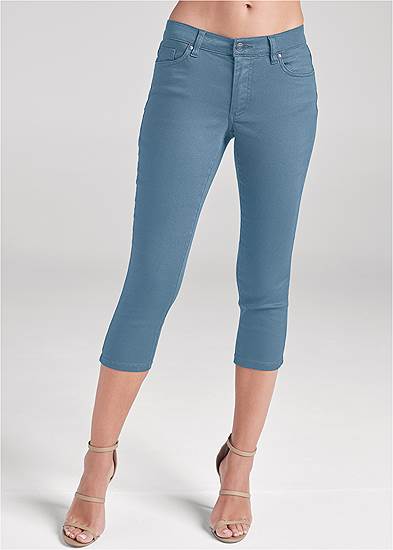 Color Capri Jeans