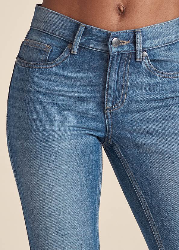 Detail front view New Vintage Split Hem Jeans