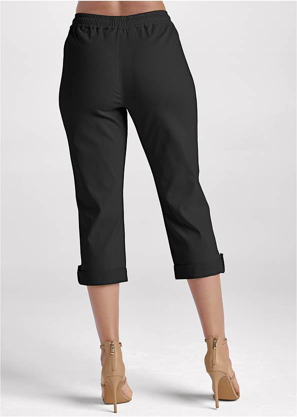 CASUAL PULL-ON CUFFED CAPRIS in Black | VENUS