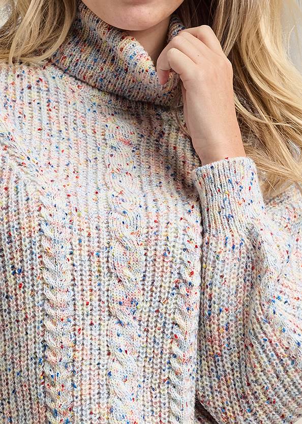 Detail front view Popcorn Cable Knit Sweater
