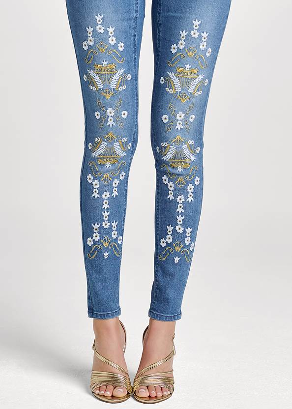 Detail front view Embroidered Skinny Jeans
