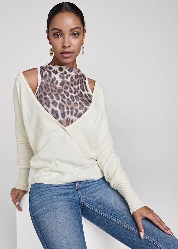 Leopard Turtleneck Sweater,New Vintage Split Hem Jeans,Bootcut Jeans,Western Block Heel Booties,Mixed Earring Set,Quilted Chain Handbag