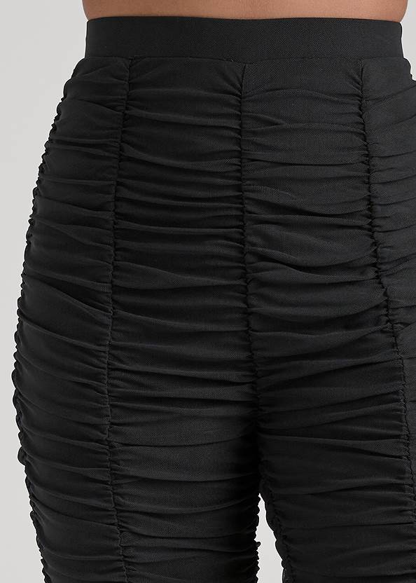 Detail front view High-Waist Ruched Leggings