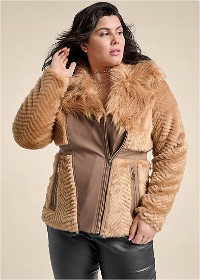 Plus Size Faux-Fur Side Zip Coat