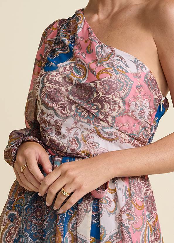 Detail front view One-Shoulder Paisley Dress