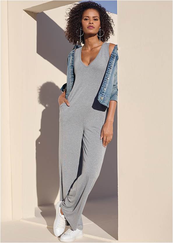Relaxed V-Neck Jumpsuit,Jean Jacket,Lace-Up Star Sneakers,Rhinestone Thong Sandals,Hoop Detail Earrings