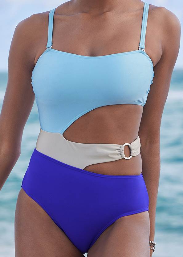 Detail front view Ring Bandeau One-Piece