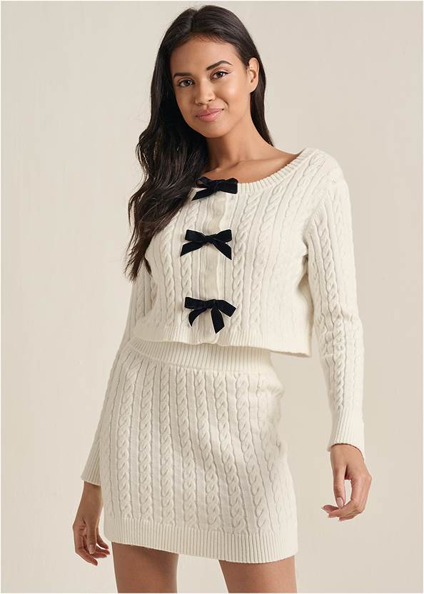 Cropped front view Cable Knit Skirt Set