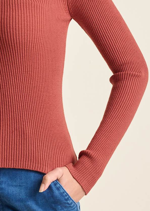Detail front view Ribbed Long Sleeve Top