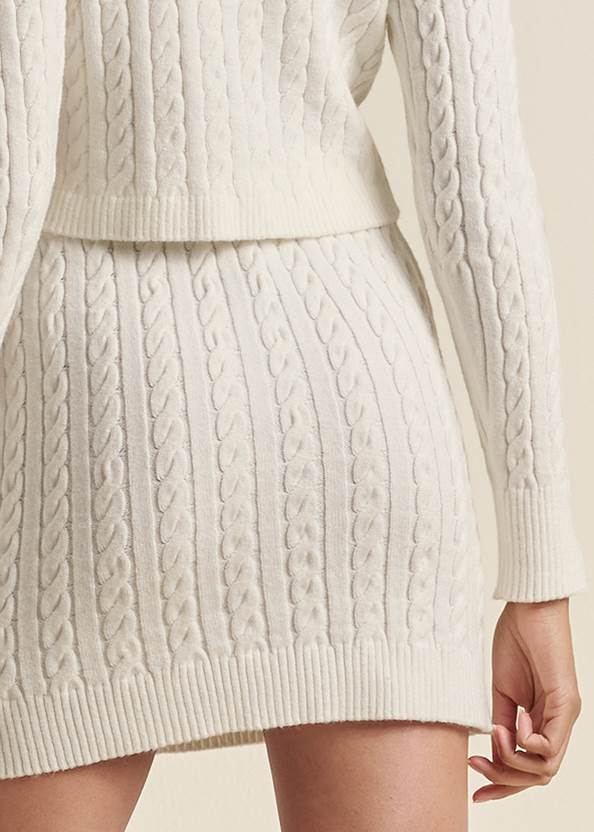 Detail back view Cable Knit Skirt Set
