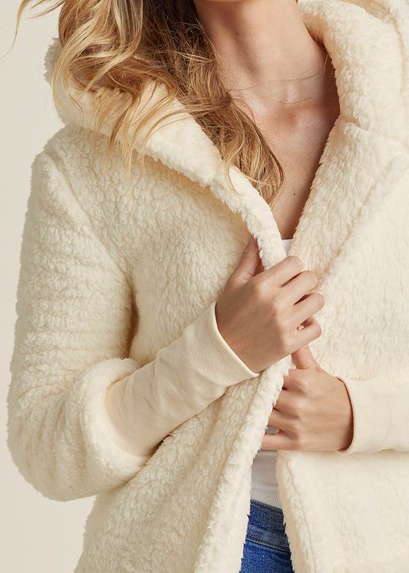 Detail front view Cozy Sherpa Hooded Jacket