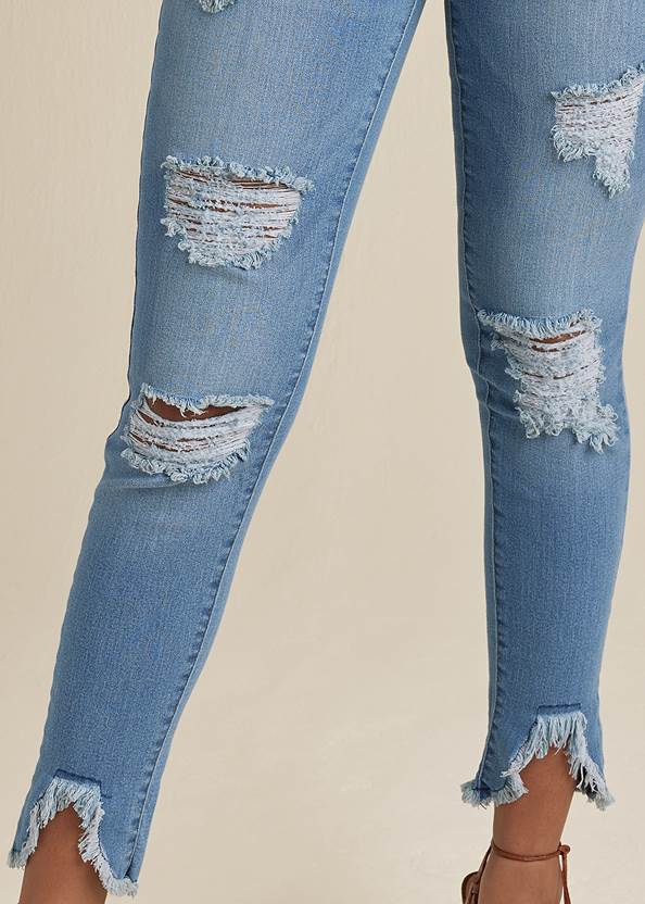 Detail front view Triangle Hem Jeans