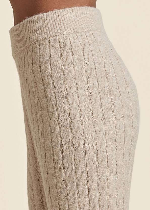 Detail back view Cable Knit Leggings