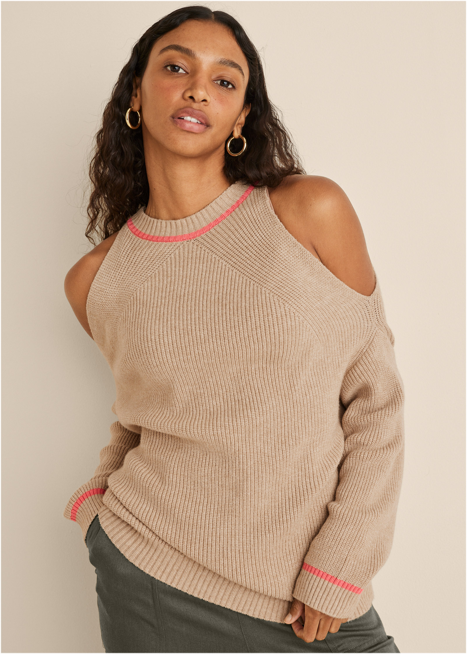 COLD SHOULDER SWEATER in Camel VENUS