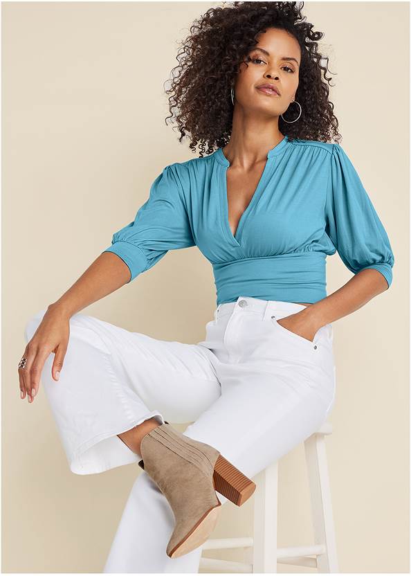 Front View V-Neck Puff Sleeve Top