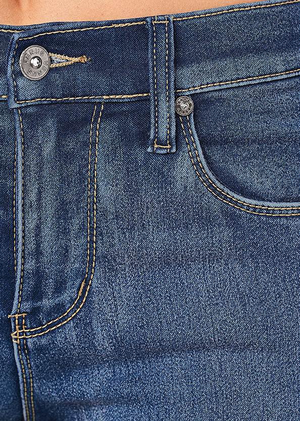Medium Wash Bum Lifter Jeans | Trends | Venus